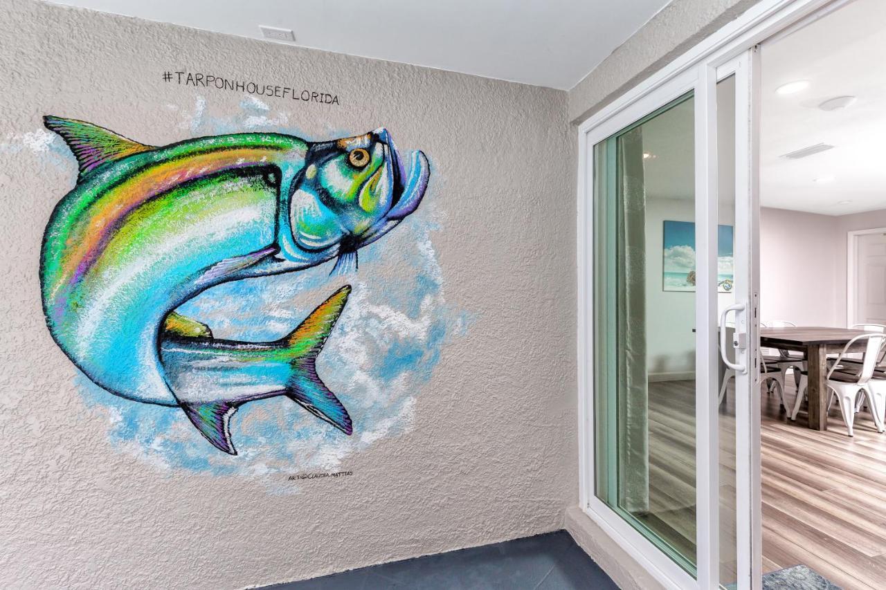Modern Home, Heated Pool, Close To Beaches! 塔彭斯普林斯 外观 照片