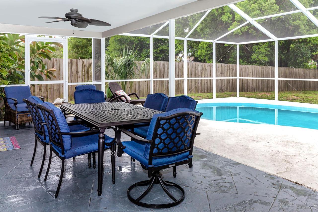 Modern Home, Heated Pool, Close To Beaches! 塔彭斯普林斯 外观 照片